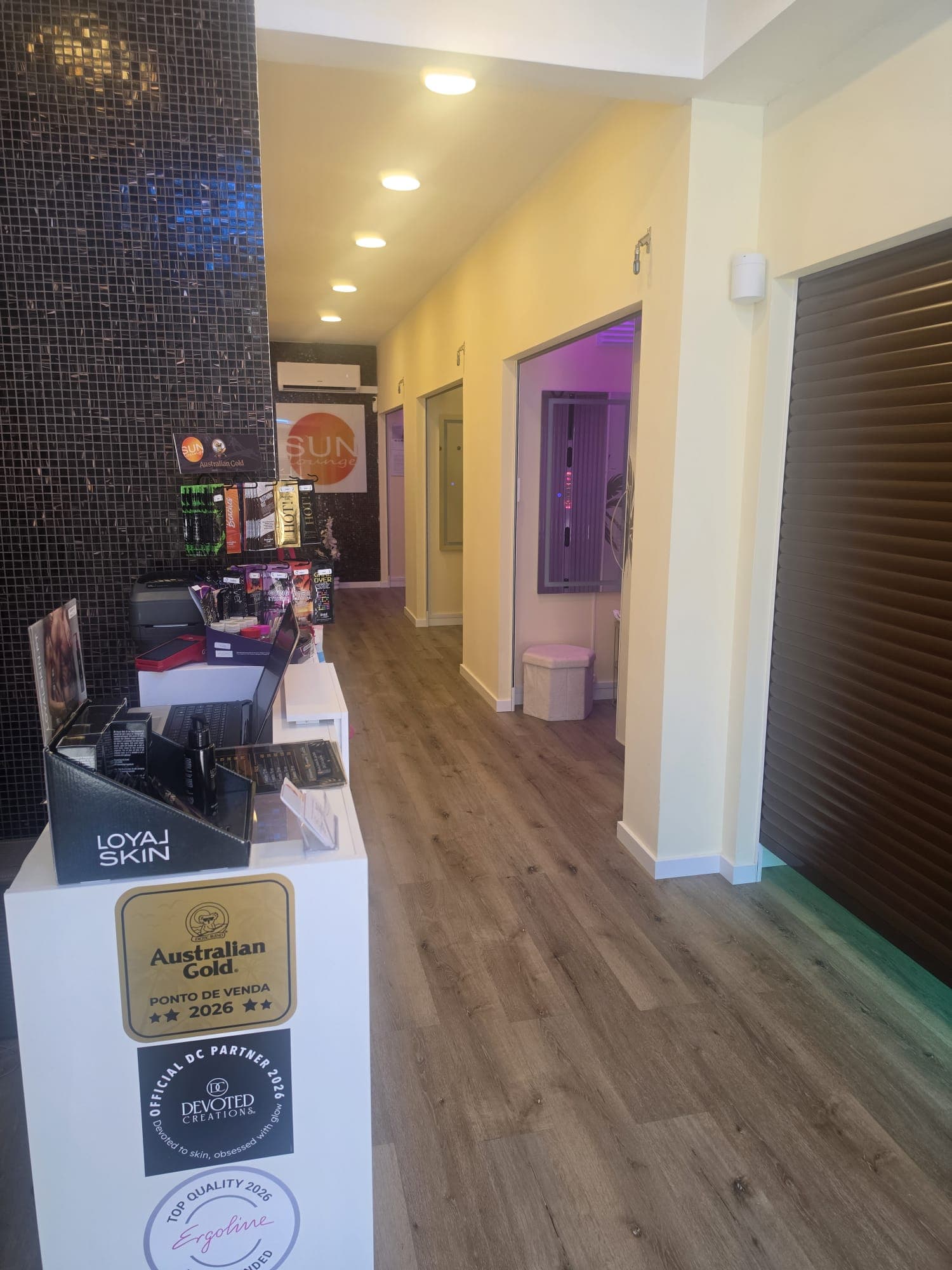Recepção do Espaço Sun Lounge com vista para o corredor